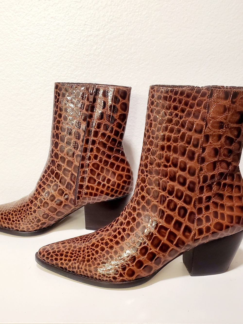 NWOB MATISSE Caty Ankle Boots In The Shade "Choco Croc," Women's Size 8.5